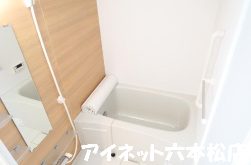 バス・シャワールーム　一日の疲れを癒せますね。