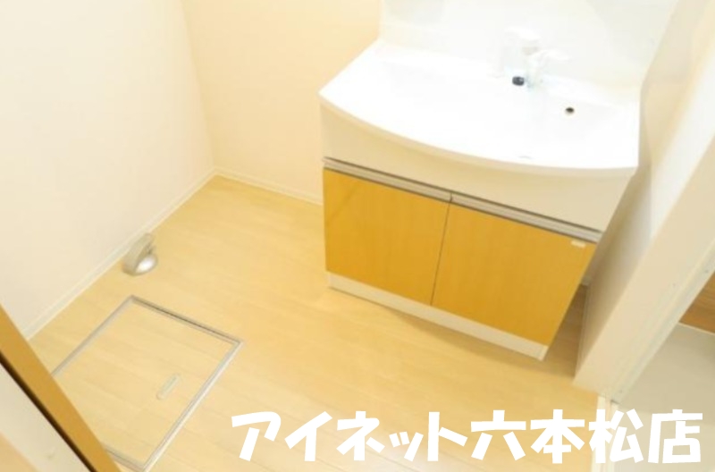 洗面設備　朝の支度にいかがでしょうか