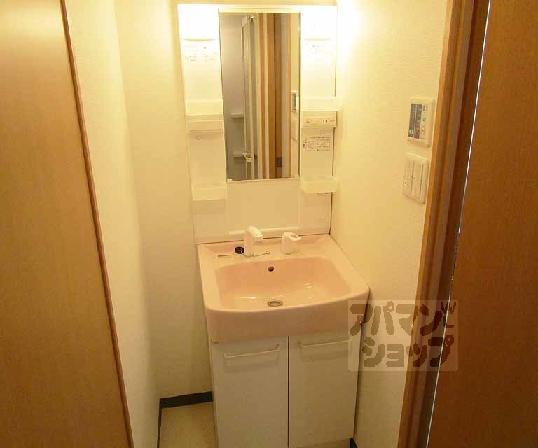 洗面設備　４０６号室の写真です。