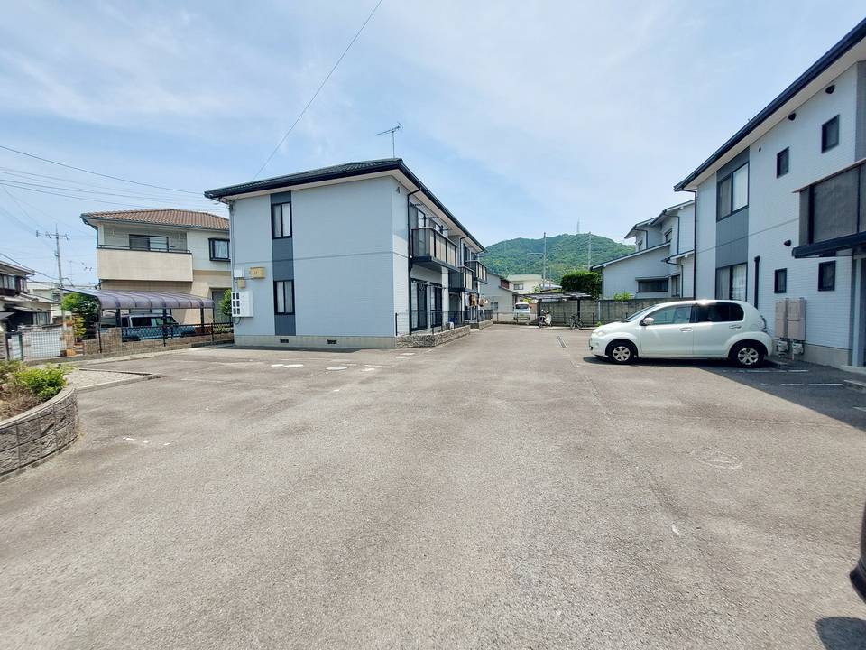 駐車場　駐車場