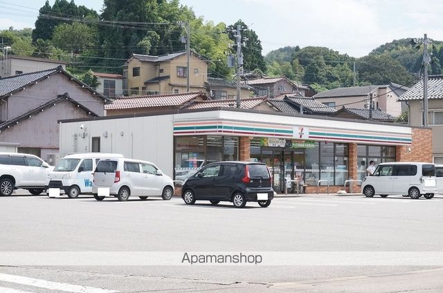 コンビニ　セブンイレブン（コンビニ）まで524m