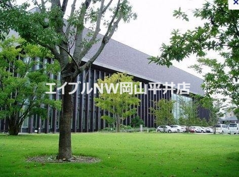 図書館　岡山市立中央図書館（図書館）まで2049m