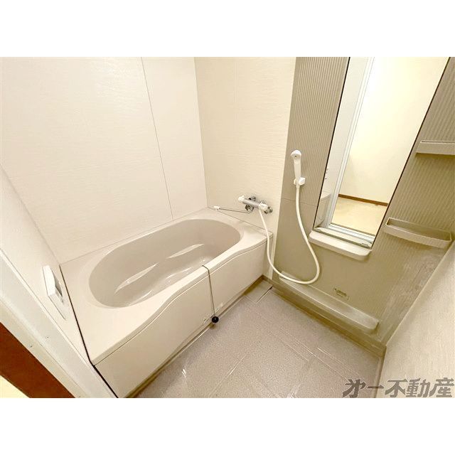 バス・シャワールーム　バスルーム