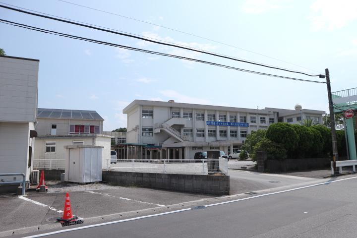 中学校　檍中学校（中学校）まで950m