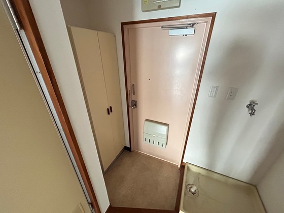 玄関　※別部屋の写真です