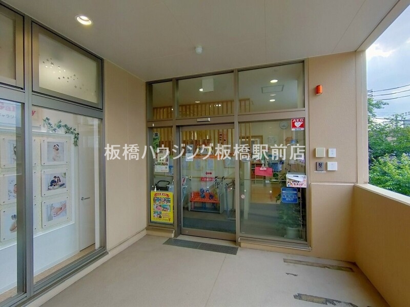 幼稚園・保育園　にじいろ保育園王子（幼稚園・保育園）まで382m