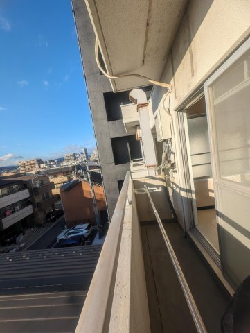 バルコニー　専用の洗濯物干しスペース