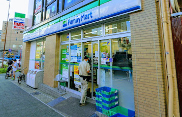 コンビニ　ファミリーマート 昭和八事店（コンビニ）まで550m