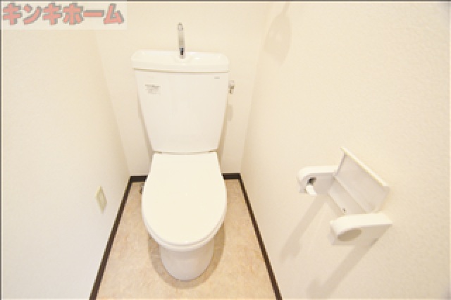 トイレ　写真は別のお部屋のものでございます