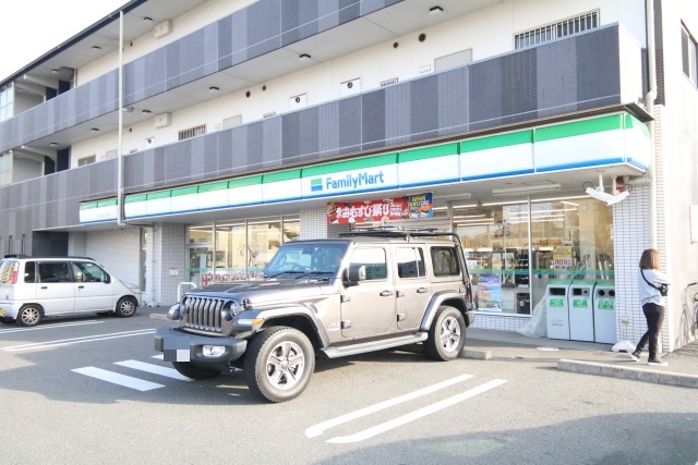 コンビニ　ファミリーマート 東春田一丁目店（コンビニ）まで300m