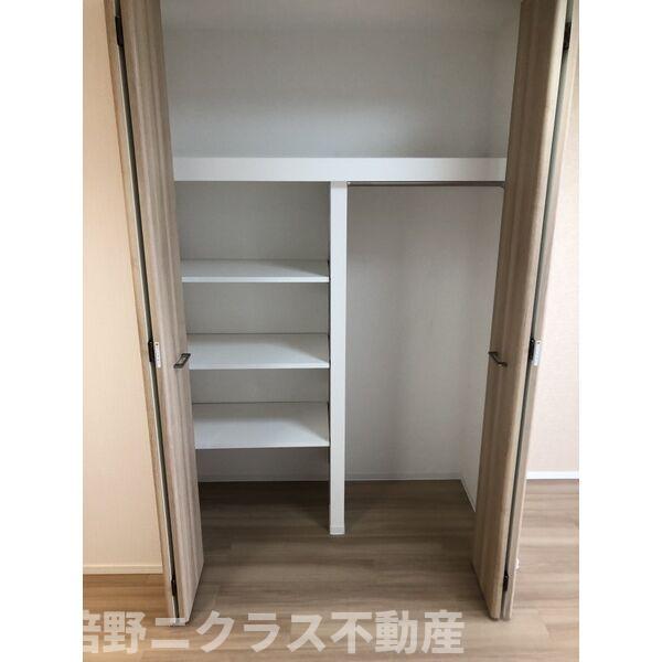 収納　内装は別部屋の参考写真です。