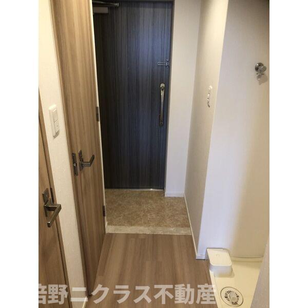 玄関　内装は別部屋の参考写真です。