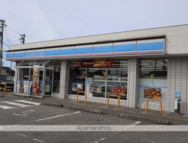 コンビニ　ローソン（コンビニ）まで588m