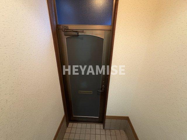 玄関　※室内画像は別号室のもの