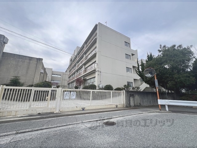中学校　宝塚市立高司中学校（中学校）まで120m