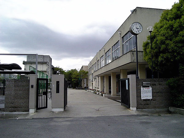 中学校　大正中学校（西木の本）（中学校）まで2300m
