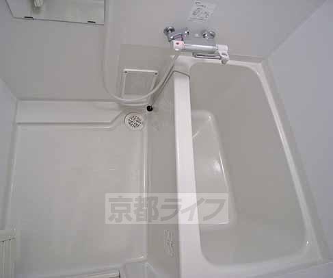 バス・シャワールーム　セパレートのお風呂で一日の疲れを癒しましょう。