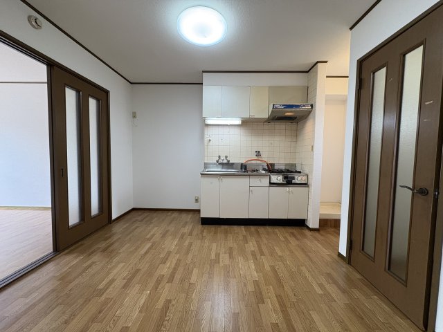 居室・リビング　ステータスコーポ(Good Home)