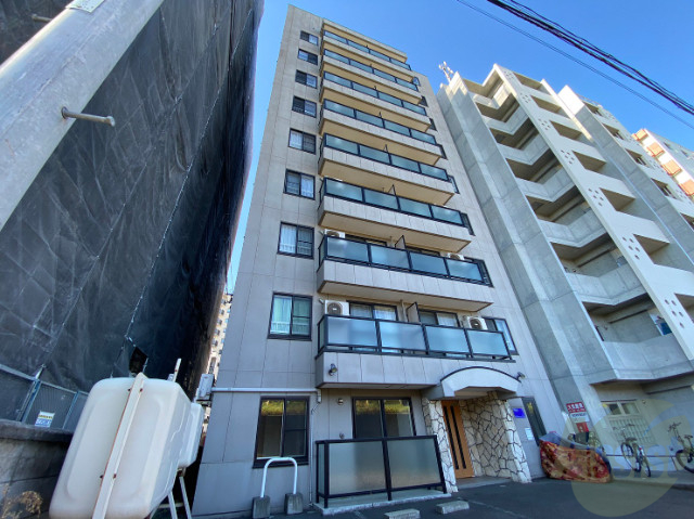 建物外観　札幌市中央区南１３条西「アンビエンテ１３１」