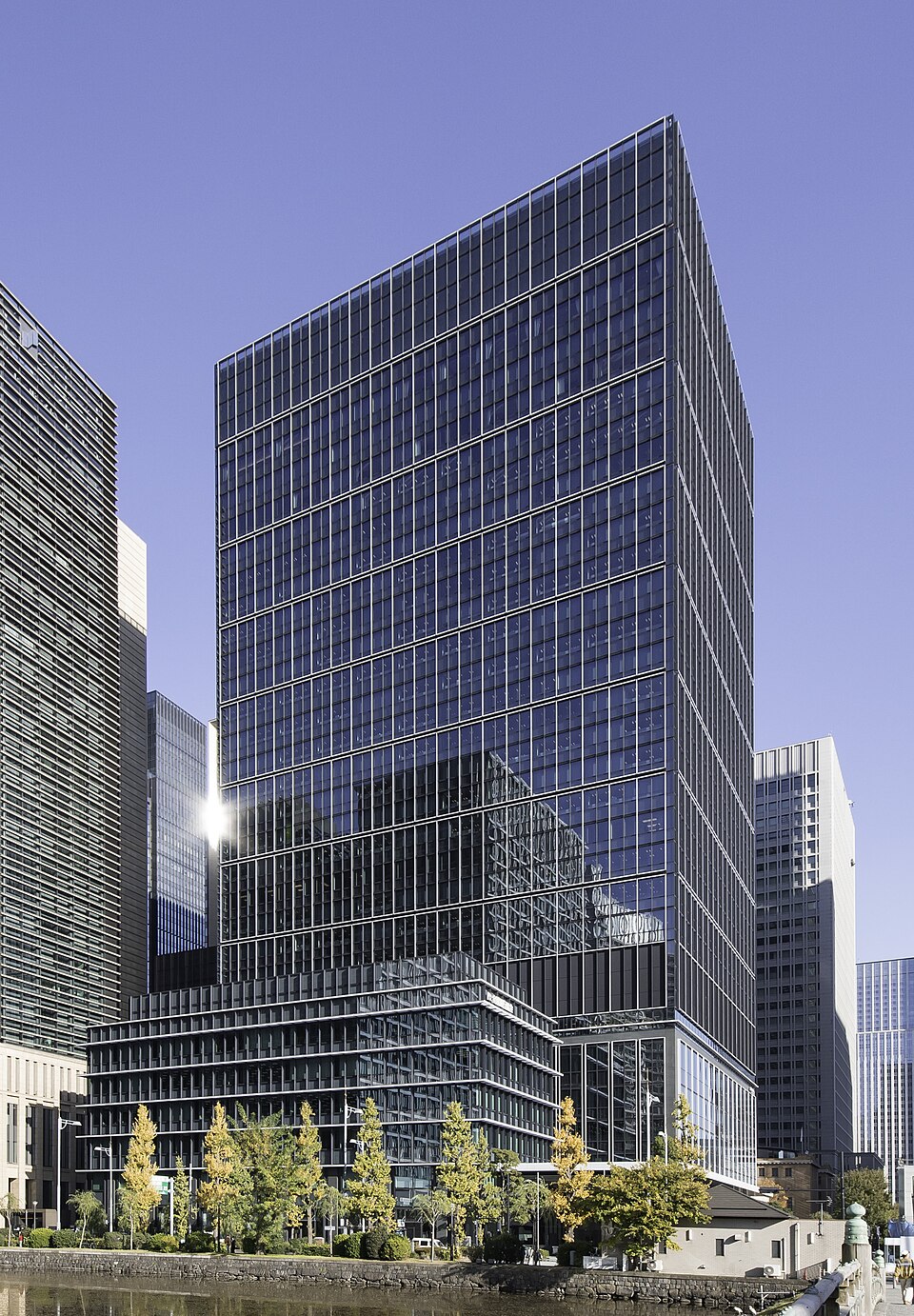 銀行　東京東信用金庫本店（銀行）まで216m