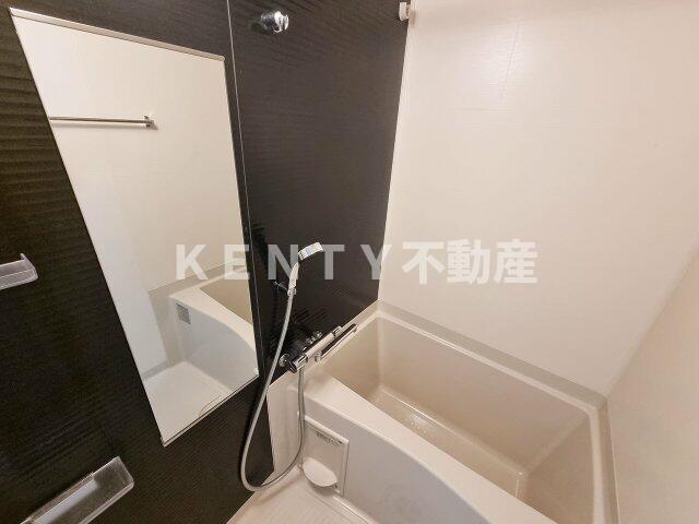 バス・シャワールーム　落ち着いた空間のお風呂です