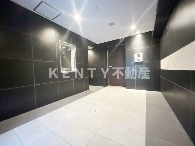 エントランス　落ち着いたエントランスです