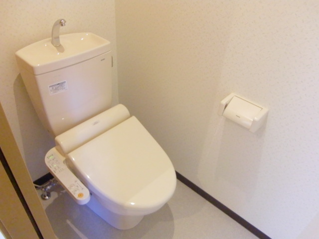 トイレ　参考写真（同建物別部屋のものです）