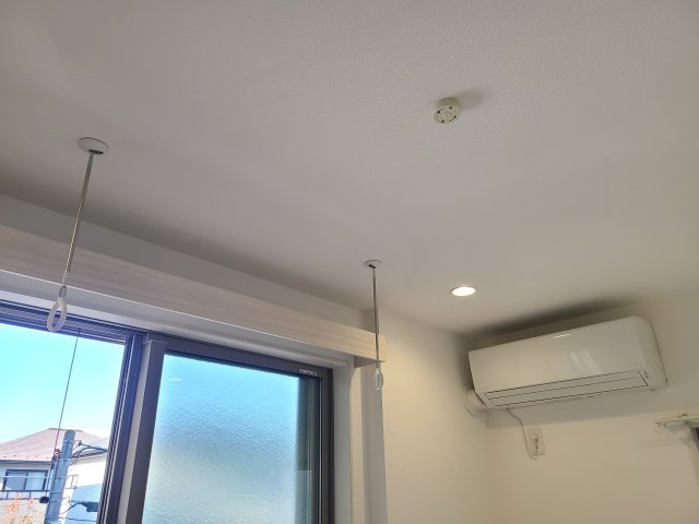 その他設備　★室内用物干しフック＆エアコン１基を設置★