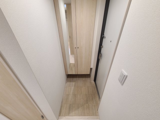 玄関　★玄関にトールタイプのシューズボックスを設置★