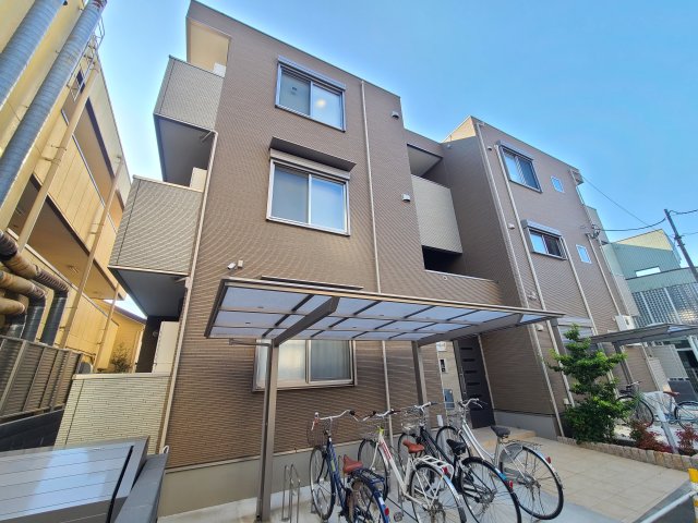 建物外観　★鉄骨造３階建てマンション！外観です★