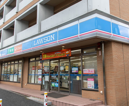 コンビニ　ローソン 北沢五丁目店（コンビニ）まで363m