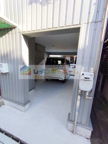 駐車場　23.12.01撮影