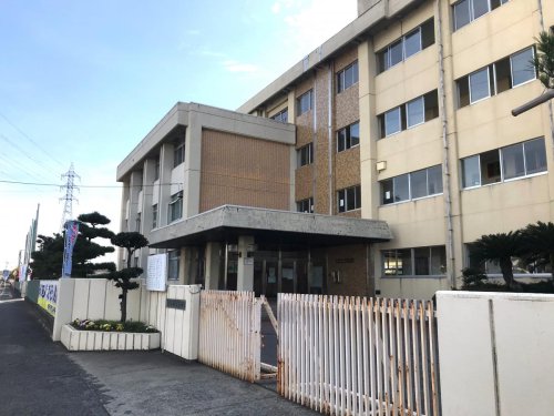 中学校　岡山市立芳田中学校（中学校）まで2051m