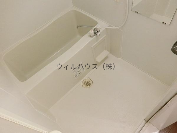 バス・シャワールーム　浴室乾燥機付きバス！