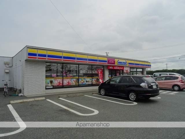 コンビニ　ミニストップ（コンビニ）まで864m