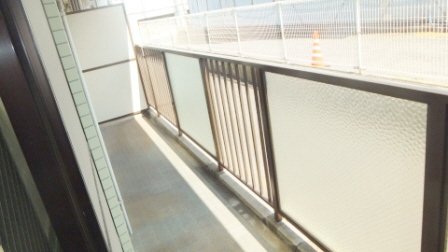 バルコニー　日当り良好バルコニー