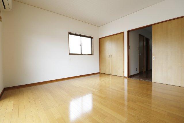 ハイツ河野の居間写真