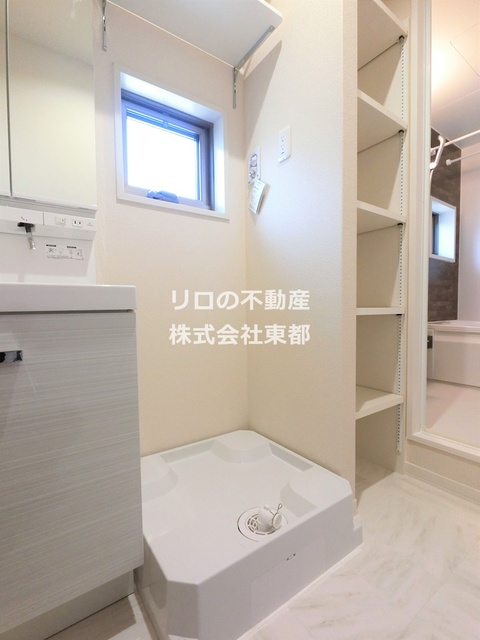 その他　雨の日も気にならない室内洗濯機置場♪