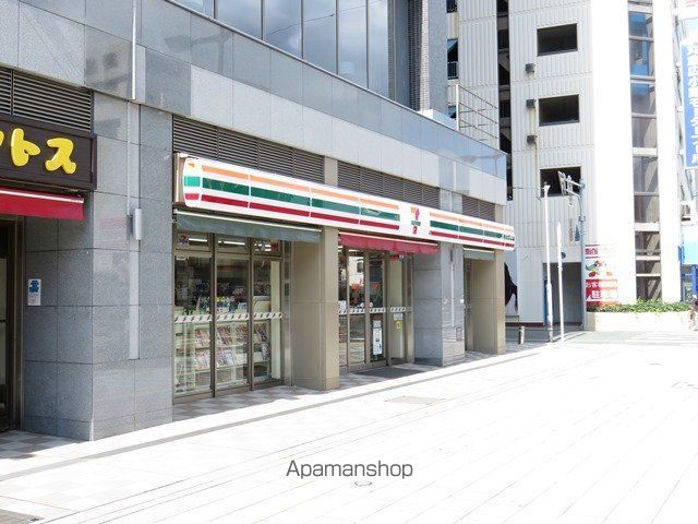コンビニ　セブンイレブン（コンビニ）まで310m