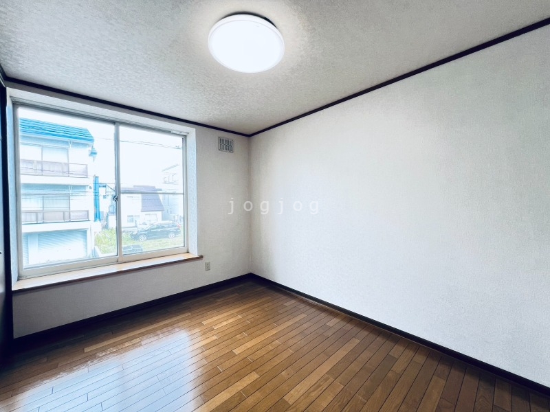 その他部屋・スペース　日当たりの良い明るいお部屋です。