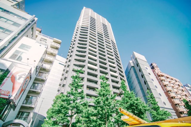 ファーストリアルタワー新宿の外観写真