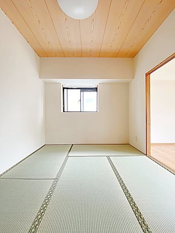 泉2000の内装写真