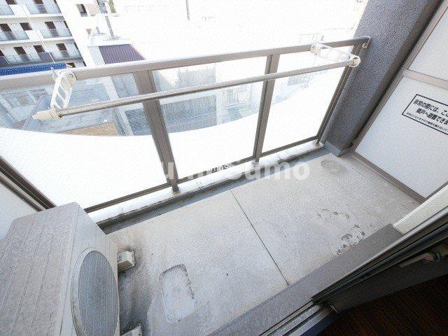 バルコニー　外からの目が気にならないバルコニーで洗濯物が干せます