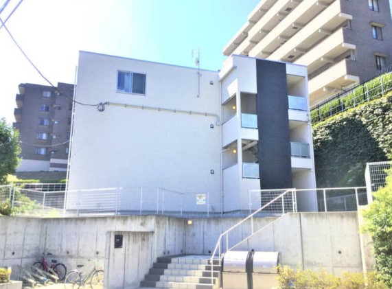 小田急線 新百合ケ丘駅 徒歩15分 築9年