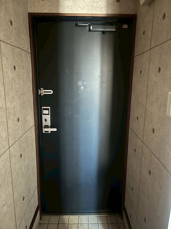 ＪＲ常磐線 北千住駅 徒歩9分 4階建 築8年の玄関写真