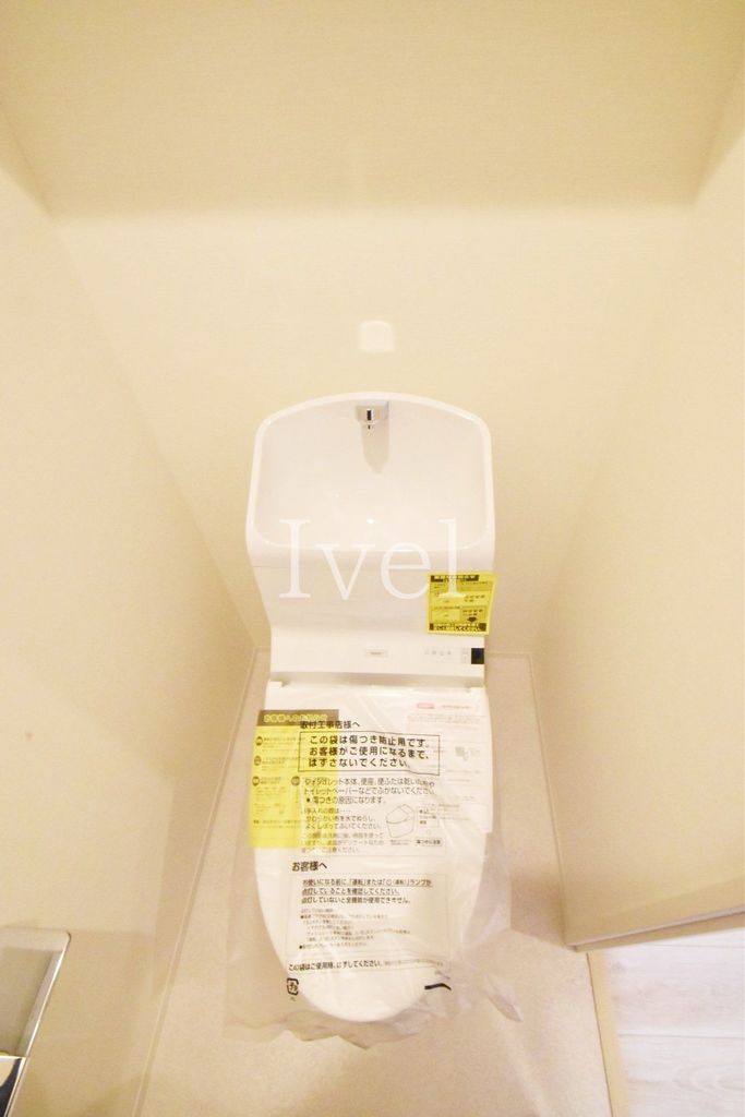 都営新宿線 岩本町駅 徒歩7分 13階建 築7年のトイレ写真