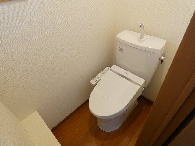 トイレ　303の画像です。