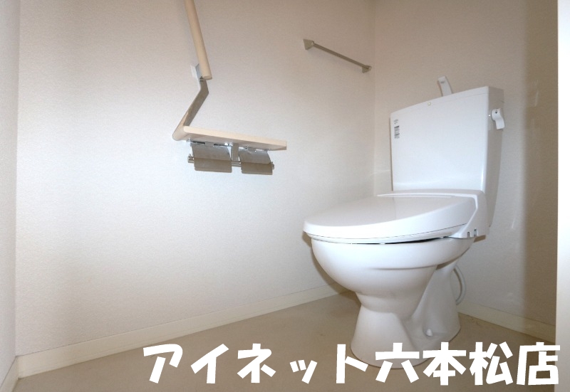 地下鉄七隈線 金山駅 徒歩17分 2階建 築10年のトイレ写真