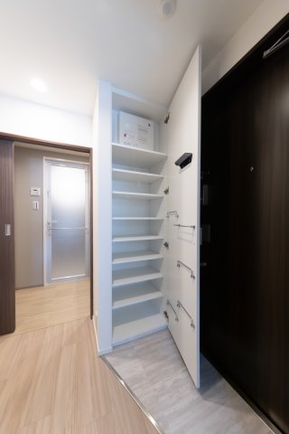 プラウドフラット文京千駄木の玄関写真