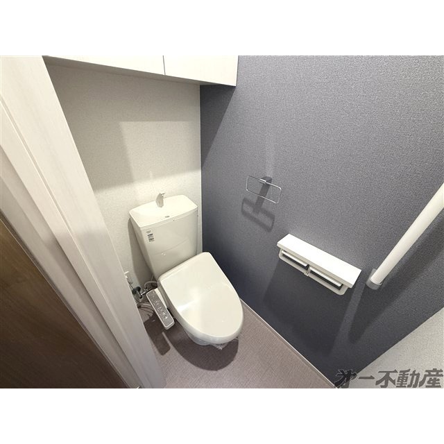 トイレ　温水洗浄暖房便座